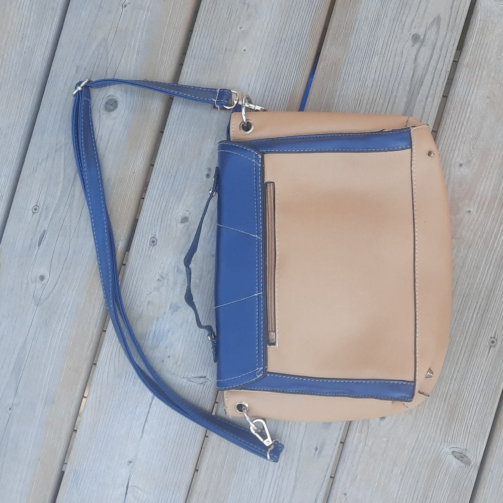 Handbag - Picture 8 of 12